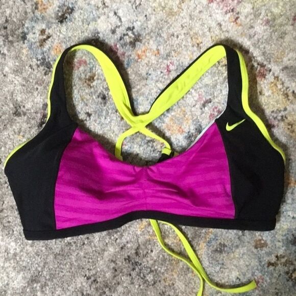 Nike sports bra. New - Picture 1 of 3